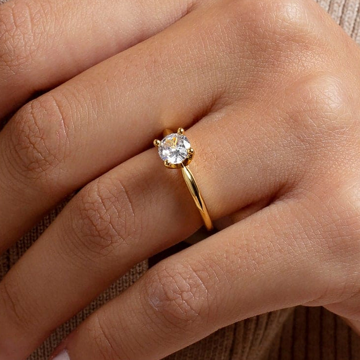 Zircon single stone ring